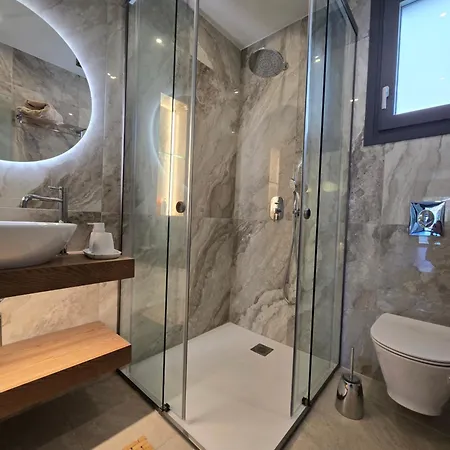 Adell Oasis Nea Iraklitsa