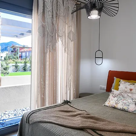 Vila Adell Oasis Nea Iraklitsa